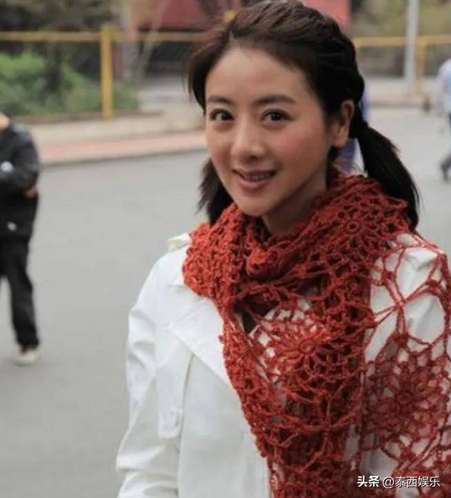 机场男方高大帅气李琳体态臃肿被嘲像两代人AG真人百家家乐APP李琳夫妻牵手现身(图18)